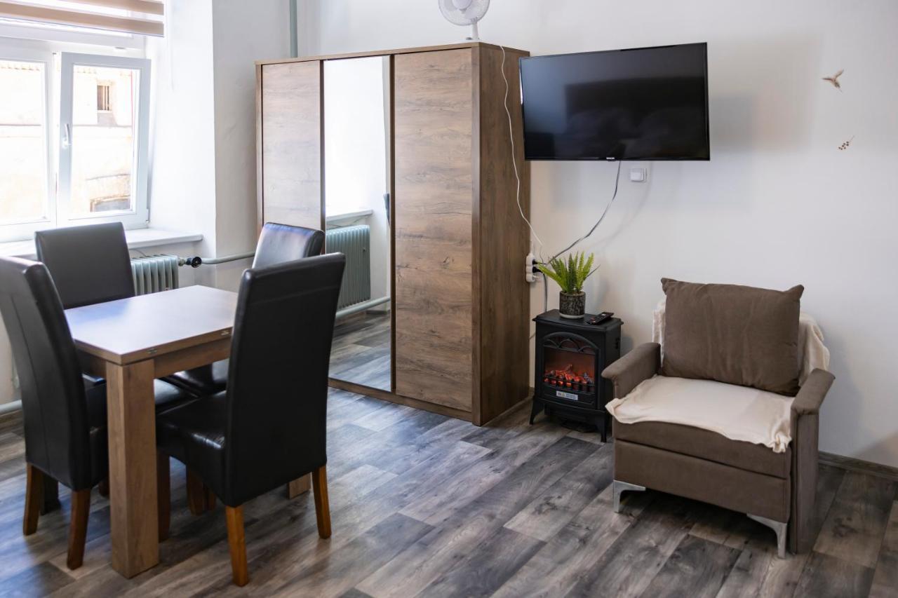 Apartmany Nezarka A Privatni Wellness Йиндржихув-Градец Экстерьер фото