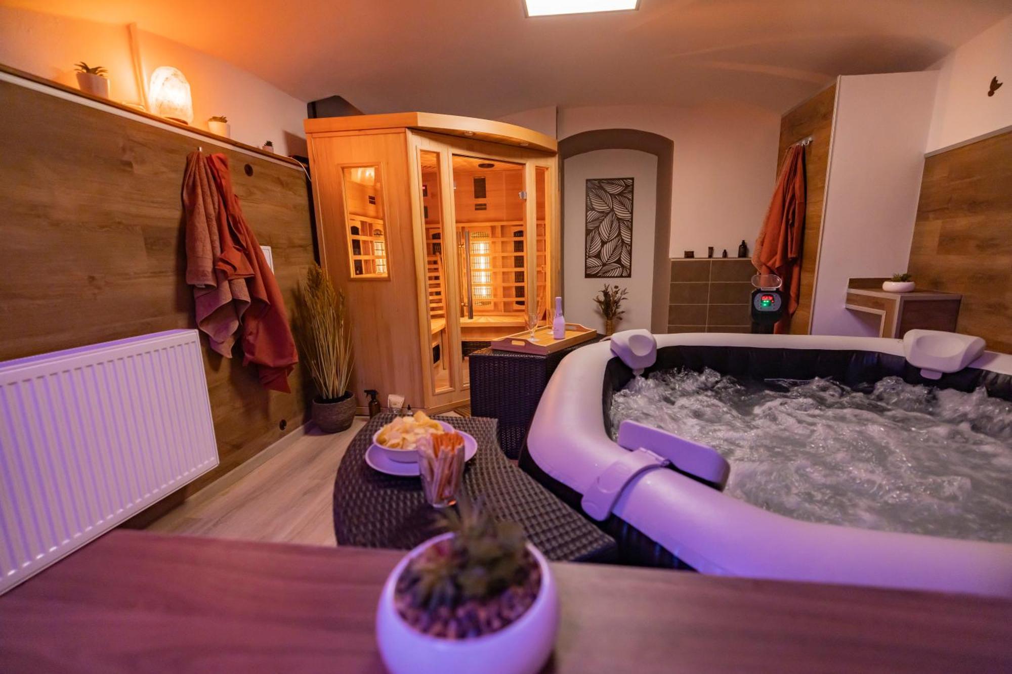 Apartmany Nezarka A Privatni Wellness Йиндржихув-Градец Экстерьер фото